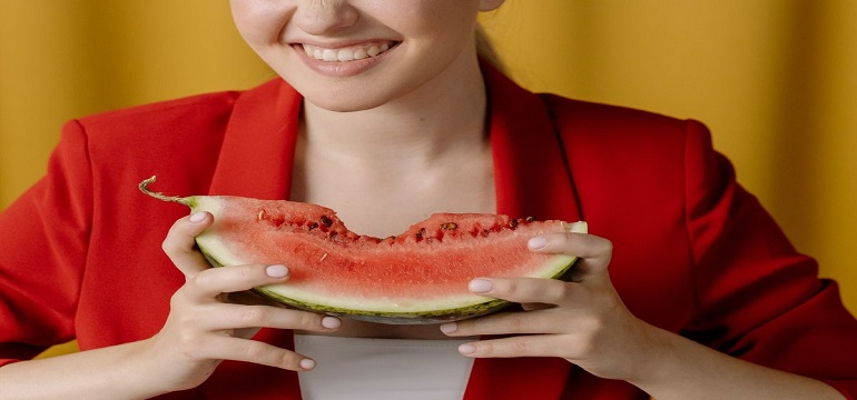 Selain Rasanya Segar, Putih Semangka Bisa Turunkan Berat Badan