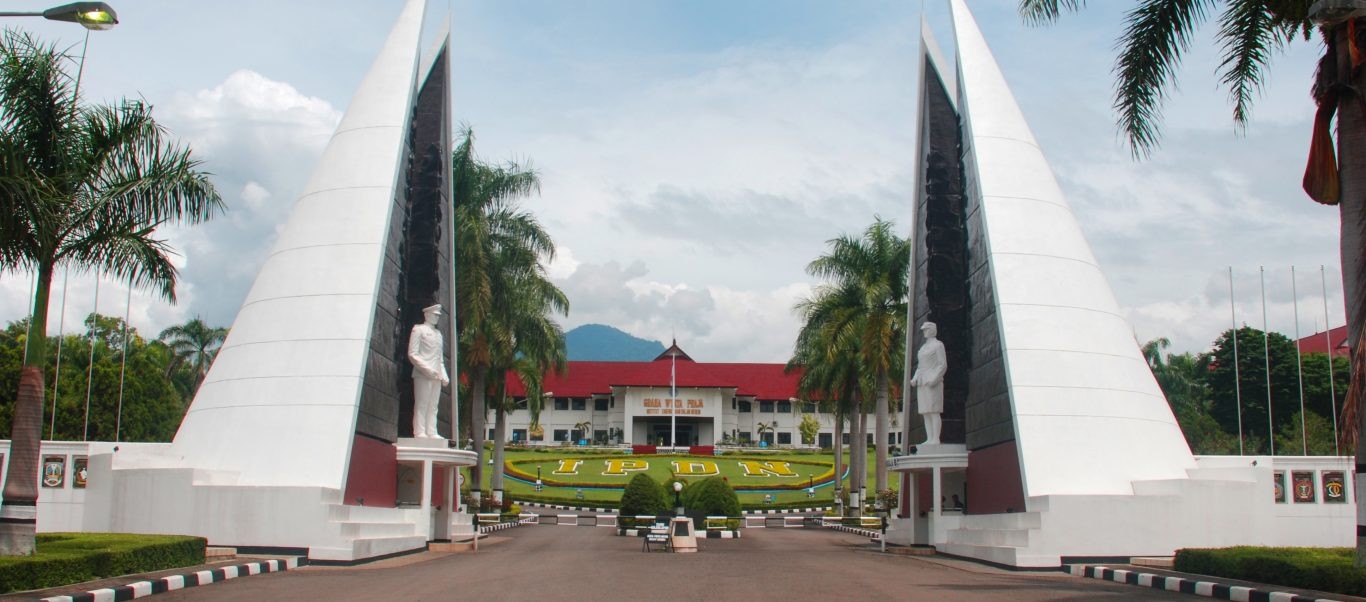 Beasiswa di IPDN: Perbandingan Biaya dengan Universitas Negeri