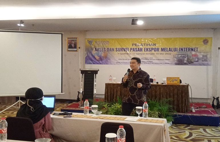 Rahasia Sukses Mengubah Bisnis Anda dengan Membelajar dari Pembicara Internet Marketing Terkemuka, Dr. Tonton Taufik, S.T., M.B.A