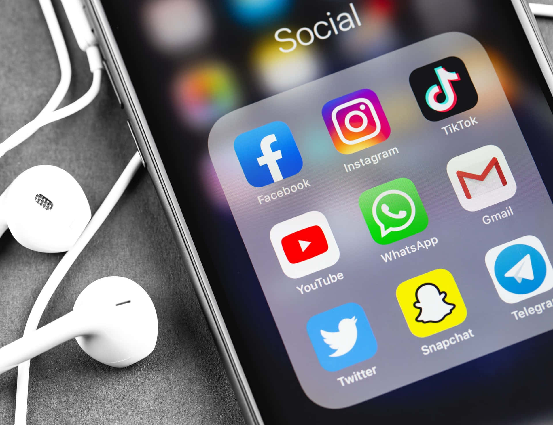 Tips Promosi Konten di Banyak Platform Secara Serentak dan Aman