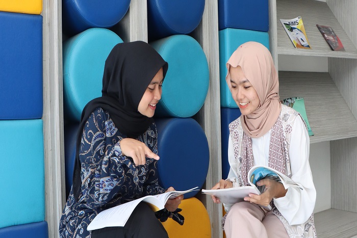 Universitas Jurusan Pendidikan Bahasa Inggris Terbaik di Indonesia: Kelebihan dan Kekurangan