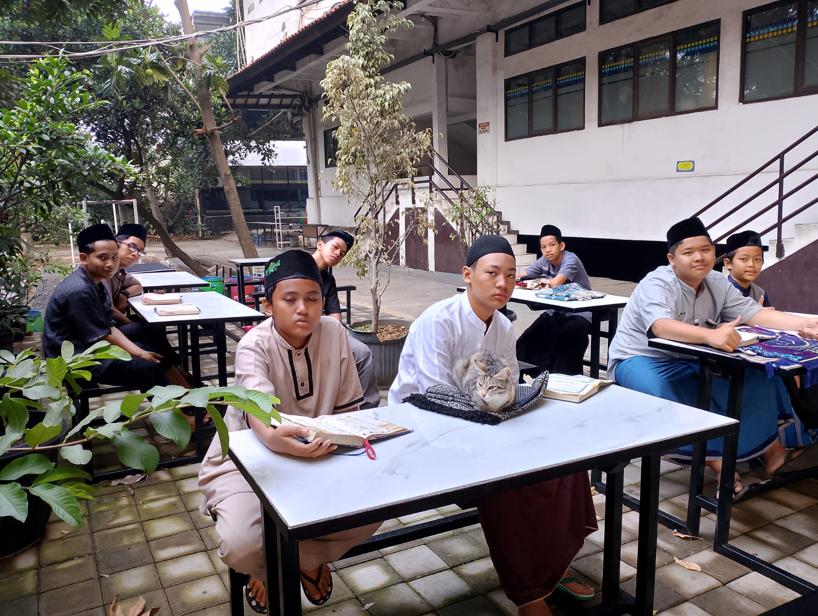 Sarapan Sehat di Pesantren: Menanamkan Pola Hidup Sehat sejak Usia Dini